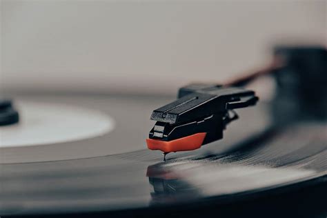 What Does LP Stand For Music? Exploring the Vinyl Revival and Modern Music Formats